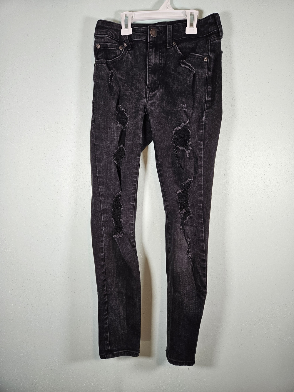 Aeropostale Charcoal Black Distressed Skinny Jeans